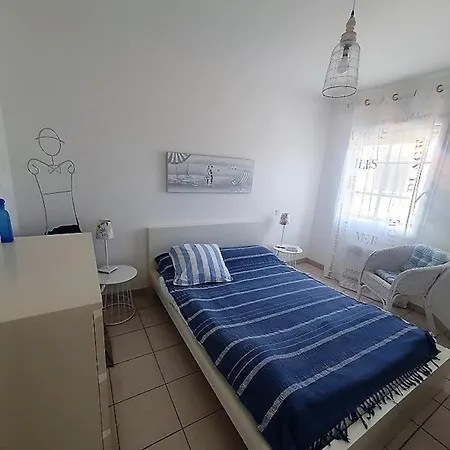 Agreable Situe En Front De Apartment *